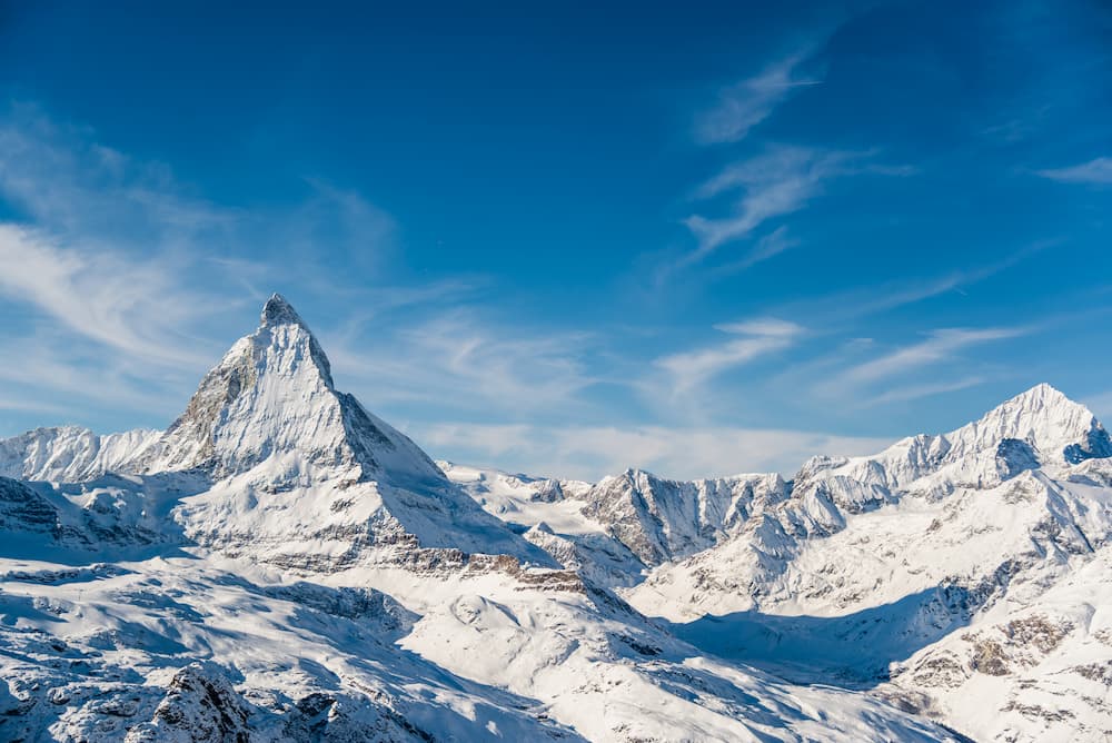 Wintersport in Zwitserland: skilift bij Matterhorn in de buurt van Gr&auml;chen