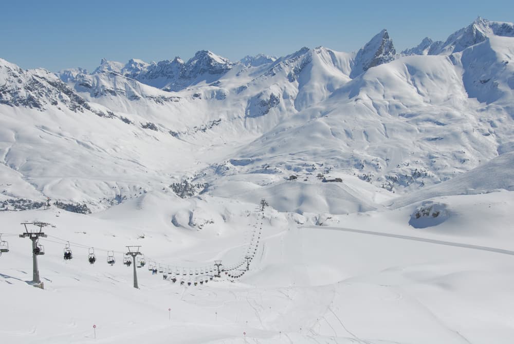 Wintersport in Oostenrijk: Ski Arlberg met piste en bergen