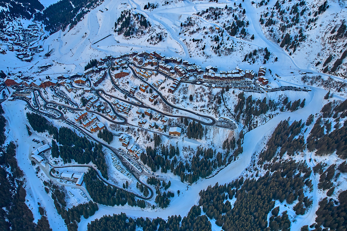 Wintersport Frankrijk Les 3 Vall&eacute;es dorp bovenaf