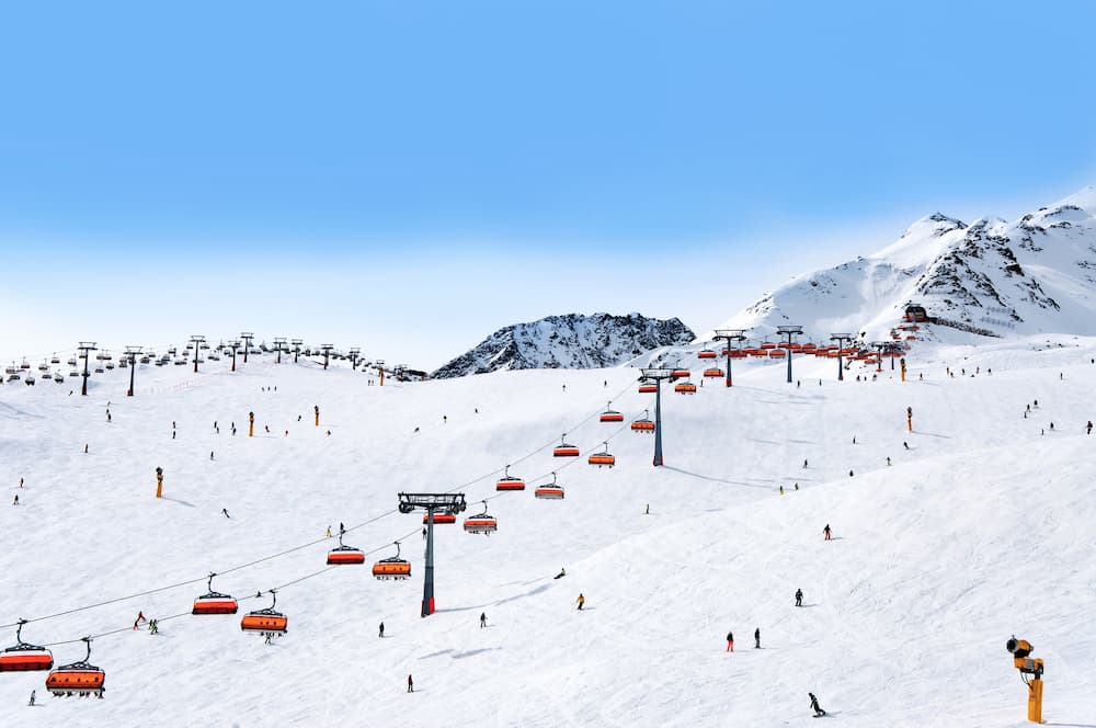 Wintersport in Oostenrijk: S&ouml;lden in Tirol met pistes en skiliften