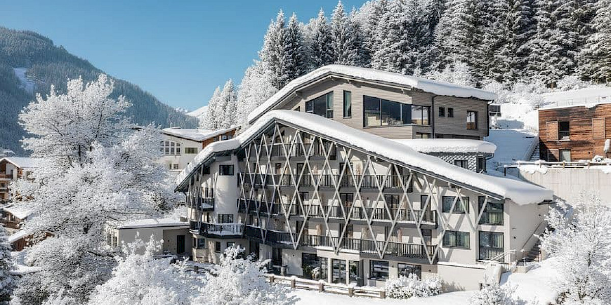 Hotel Arpuria - hidden luxury mountain home