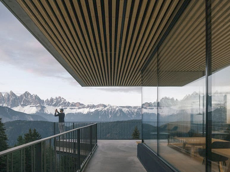 Anders Mountain Suites (14+)