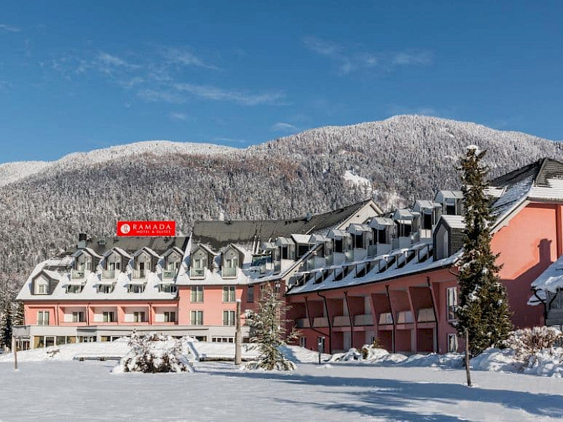 Hotel Ramada Hotels &amp; Suites