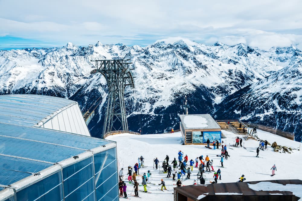 Wintersport in Oostenrijk: S&ouml;lden in het &Ouml;tztal met skilit en bergen