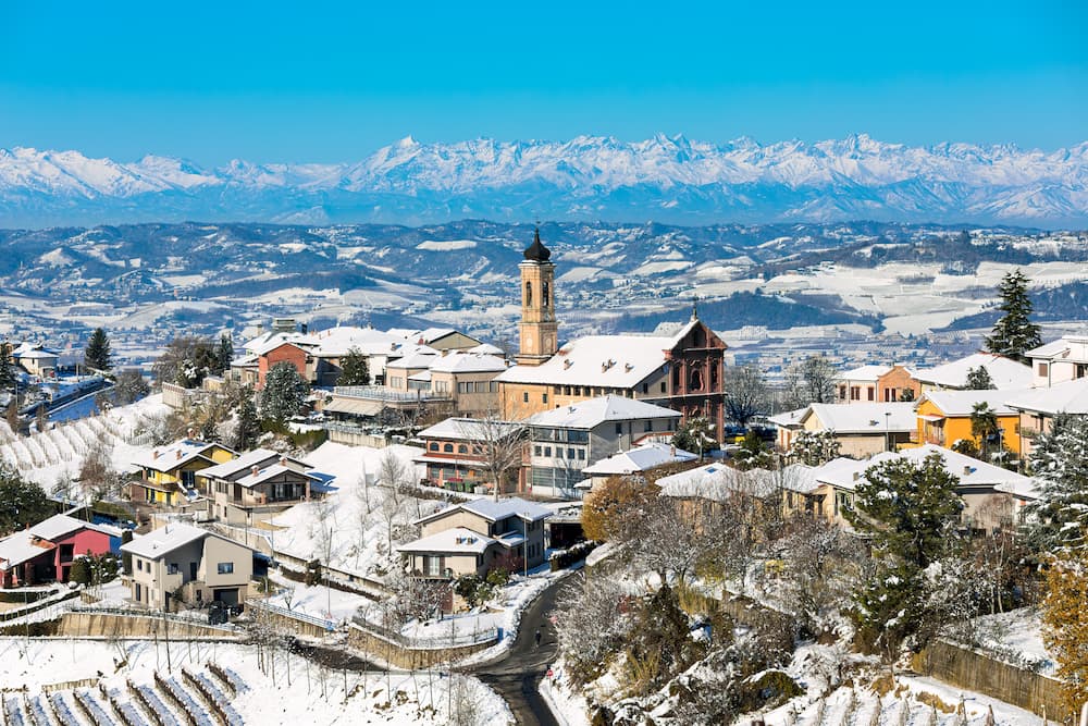 Wintersport in Treiso in Pi&euml;monte in Itali&euml;