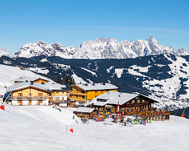 Wintersport met après-ski: restaurant in Saalbach Hinterglemm in Tirol